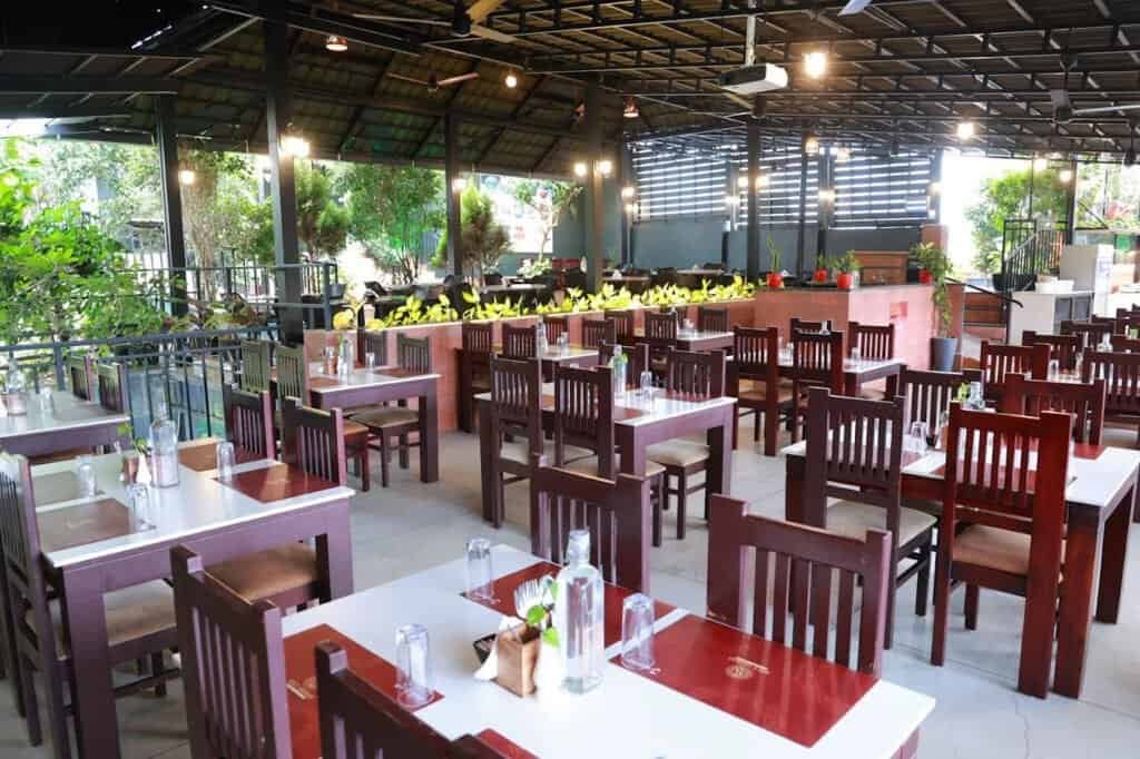 spice aromas dining area